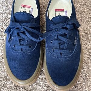 VANS Skate Authentic Suede Shoe - NAVY/GUM - MENS size 5.5 / WMNS size 7